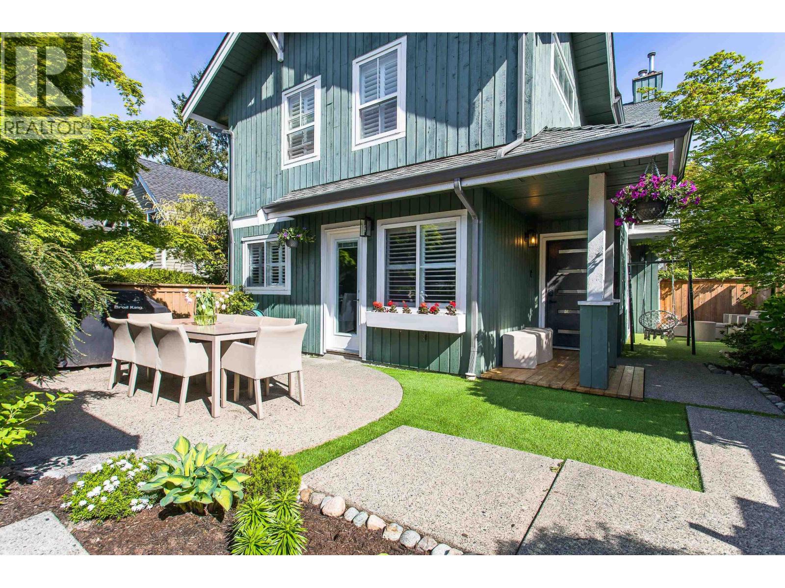 1645 St Andrews Ave, North Vancouver, BC V7L 2V8
