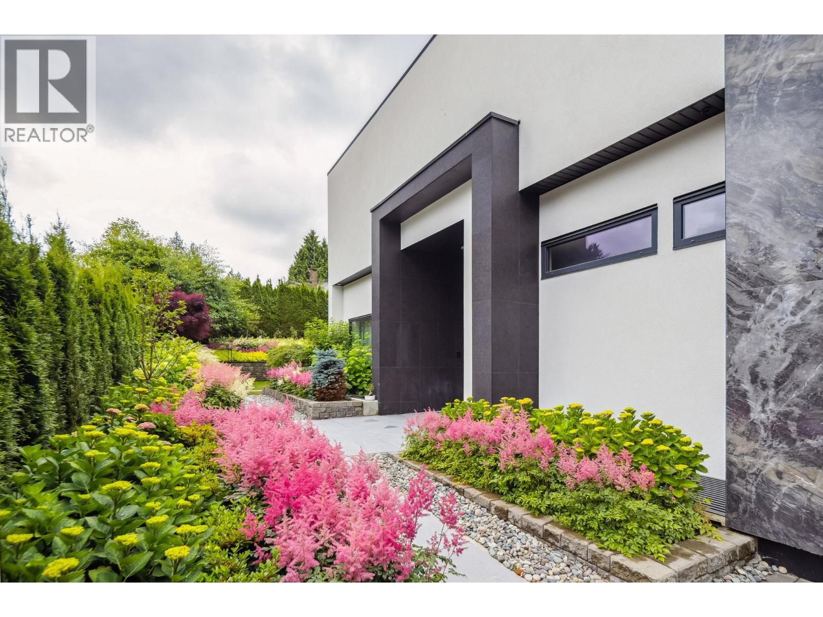 6363 Buckingham Dr, Burnaby, BC V5E 4B5