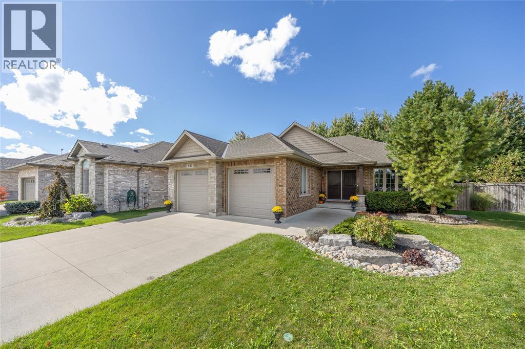 841 Manhattan Dr, Sarnia, ON N7S 0B4