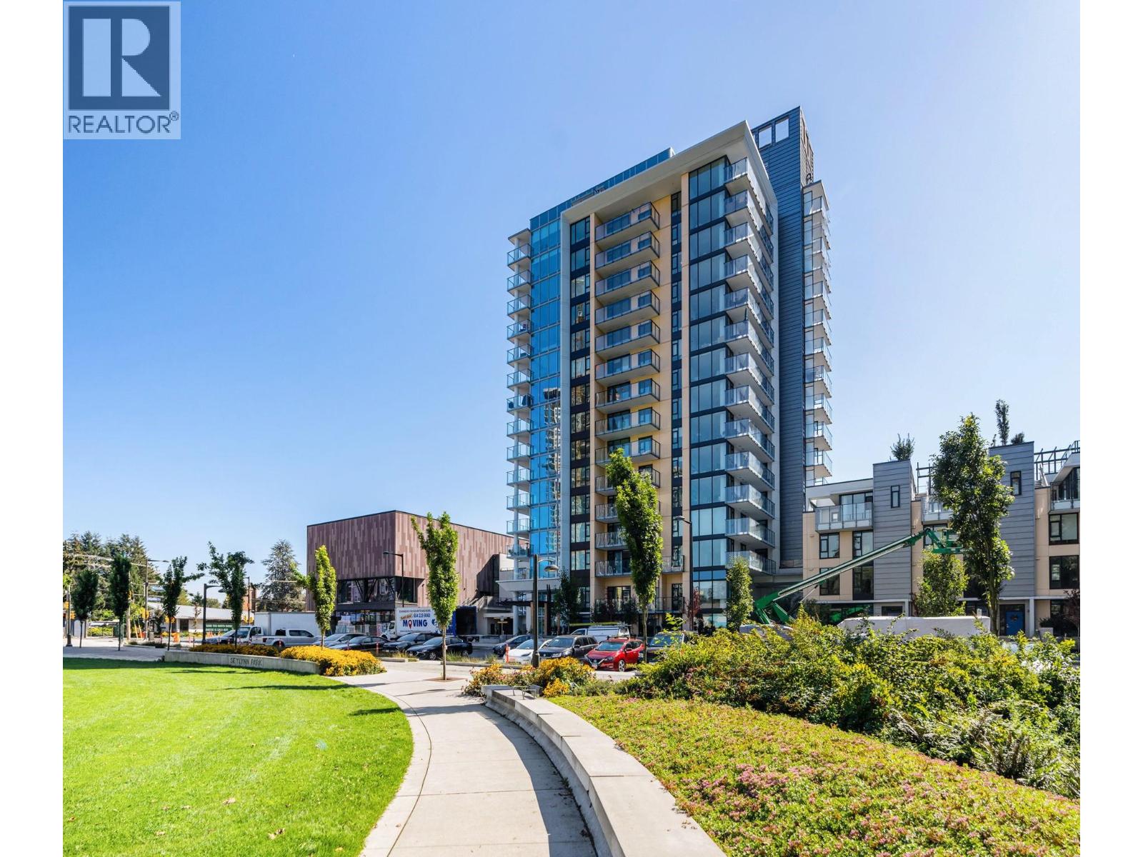 1471 Hunter Street Unit 403, North Vancouver, BC V7J 1H3