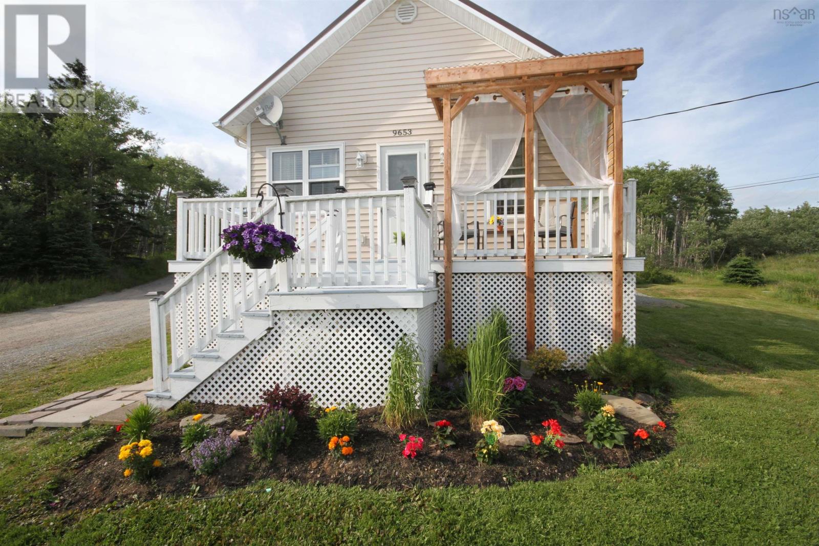 9653 Grenville St, St. Peteraposs, NS B0E 3B0