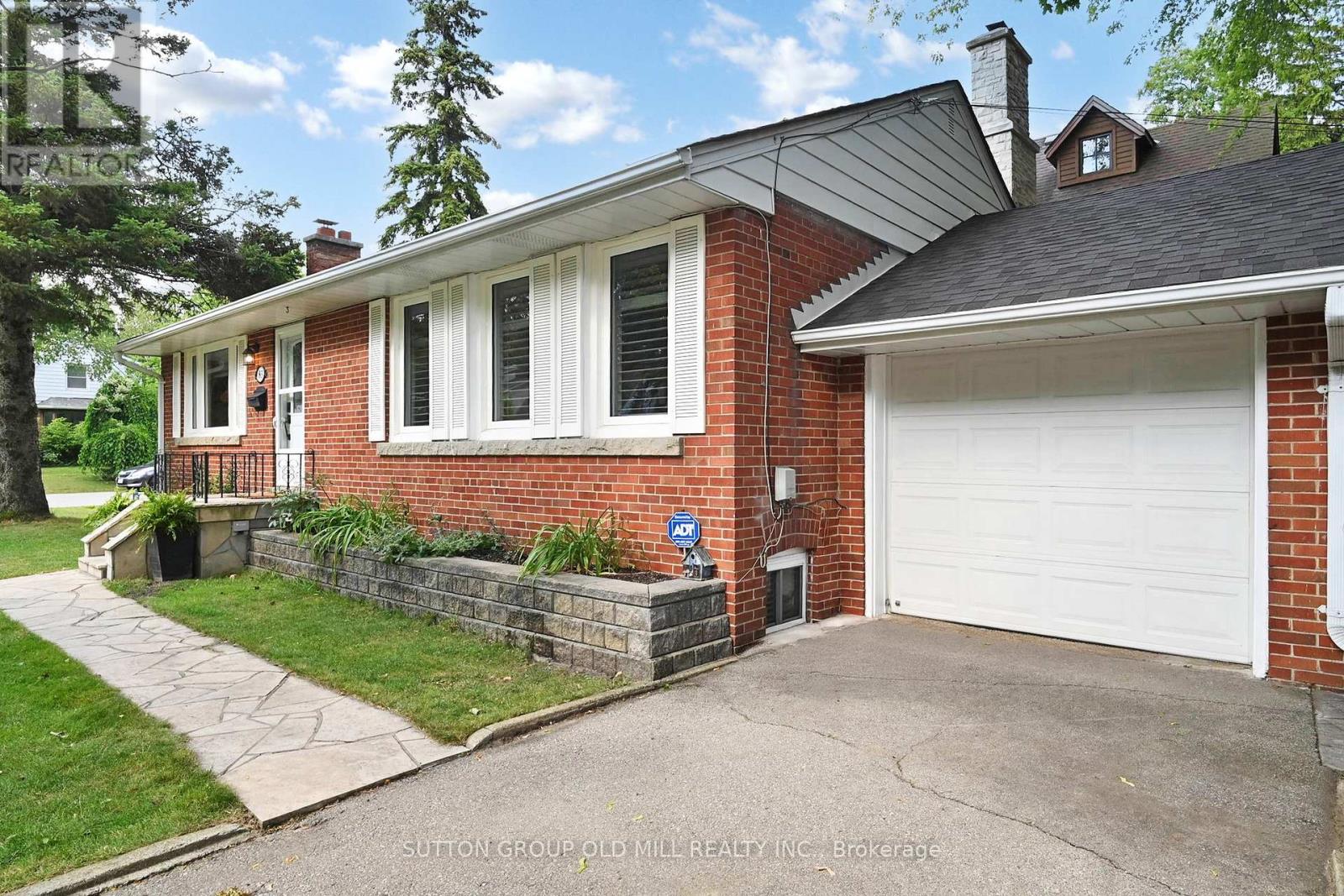 83 Allanbrooke Dr, Toronto, ON M9A 3N7