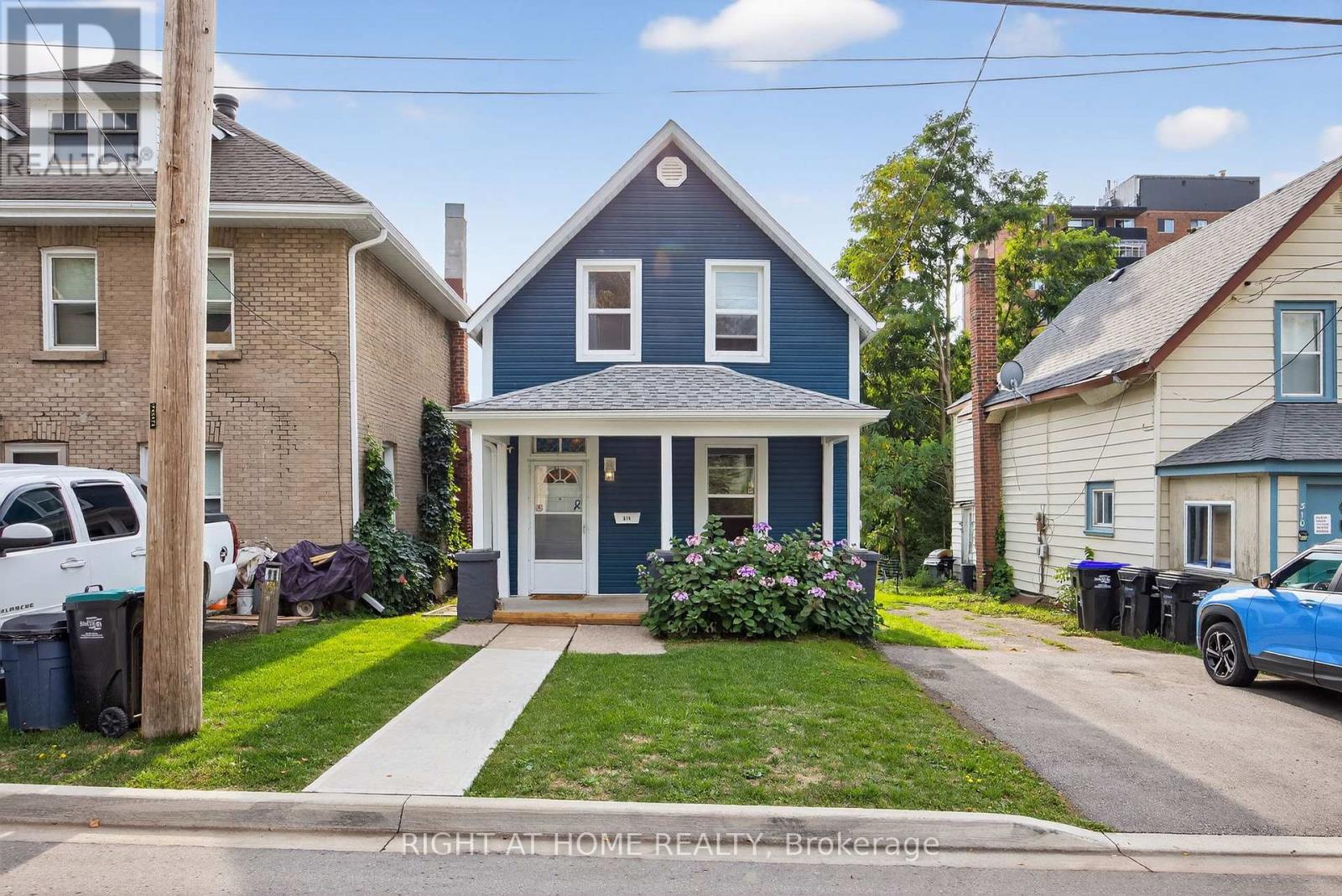 314 Queen St, Midland, ON L4R 3H4