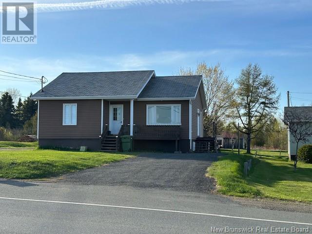1249 Des Pionniers Ave, Balmoral, NB E8E 1B7