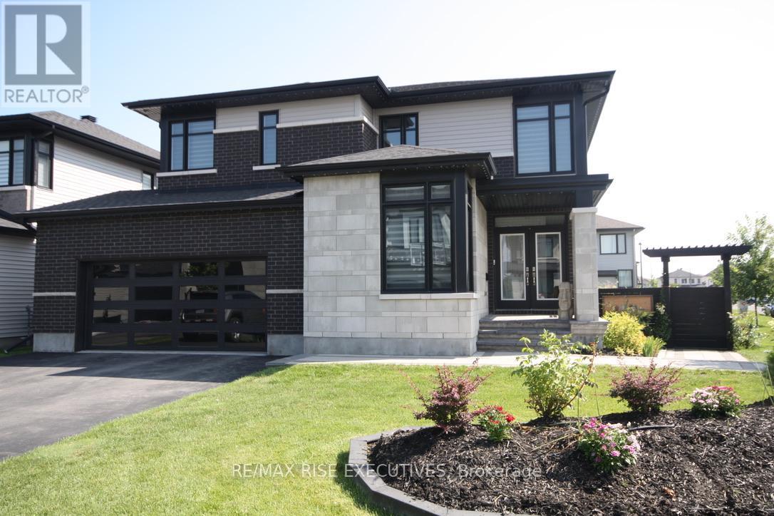 165 Finsbury Ave, Ottawa, ON K2S 2P5
