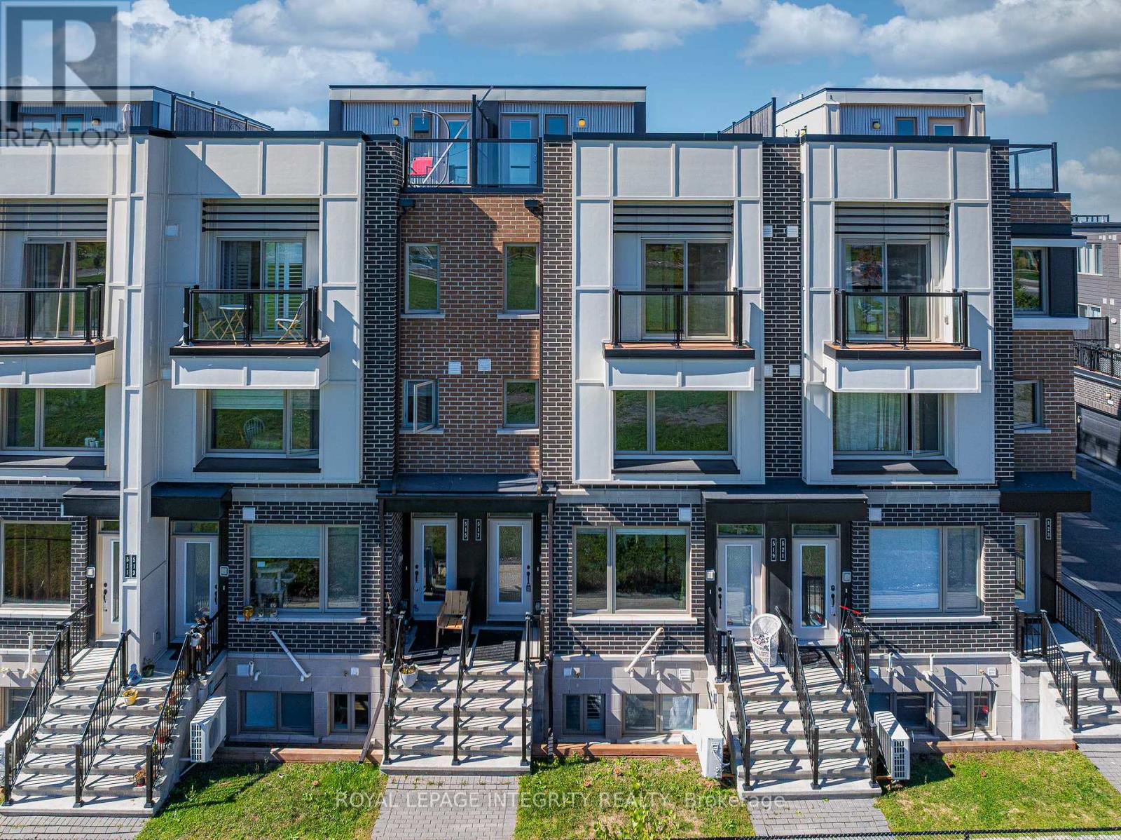 517 Ozawa Private, Ottawa, ON K1K 4Z8