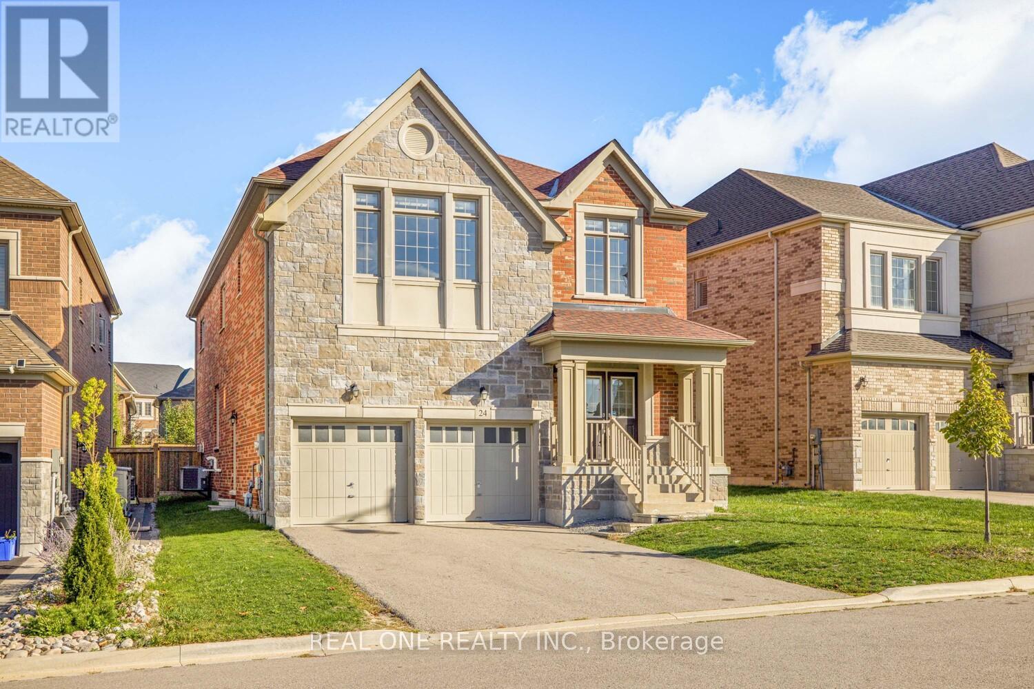 24 Larkfield Cres, East Gwillimbury, ON L9N 0L6
