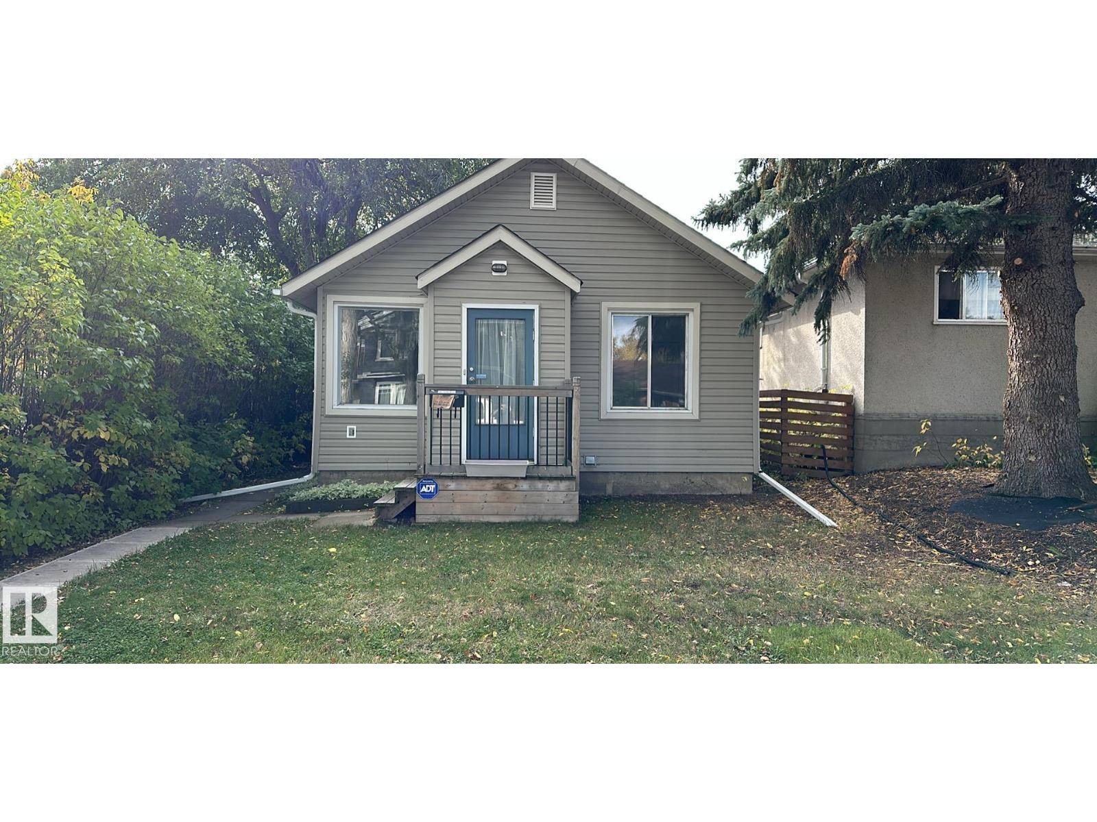 64 Av Nw Unit 10657, Edmonton, AB T6H 1T1
