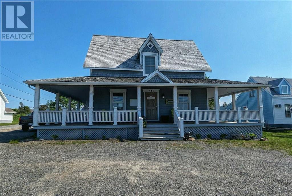 142 Bd St Pierre E, Caraquet, NB E1W 1B1