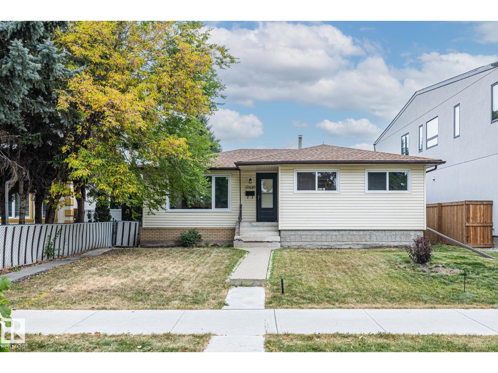 60 Av Nw Unit 10820, Edmonton, AB T6H 4R1