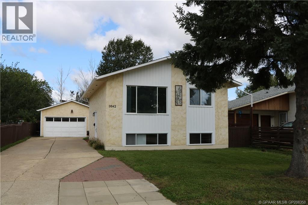 9842 72 Avenue, Grande Prairie, AB T8V 4W6