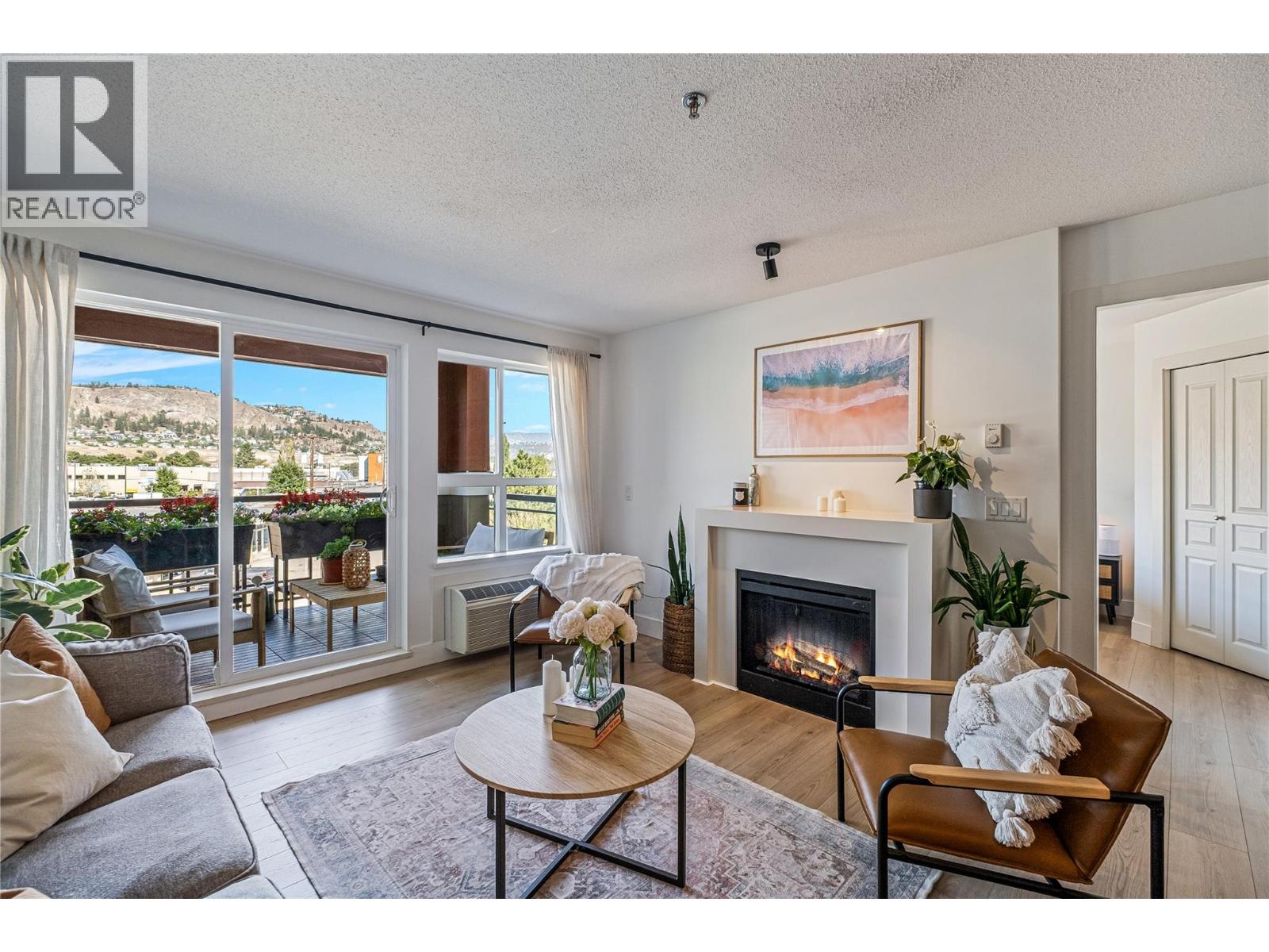 1093 Sunset Drive Unit 307, Kelowna, BC V1Y 9Z4