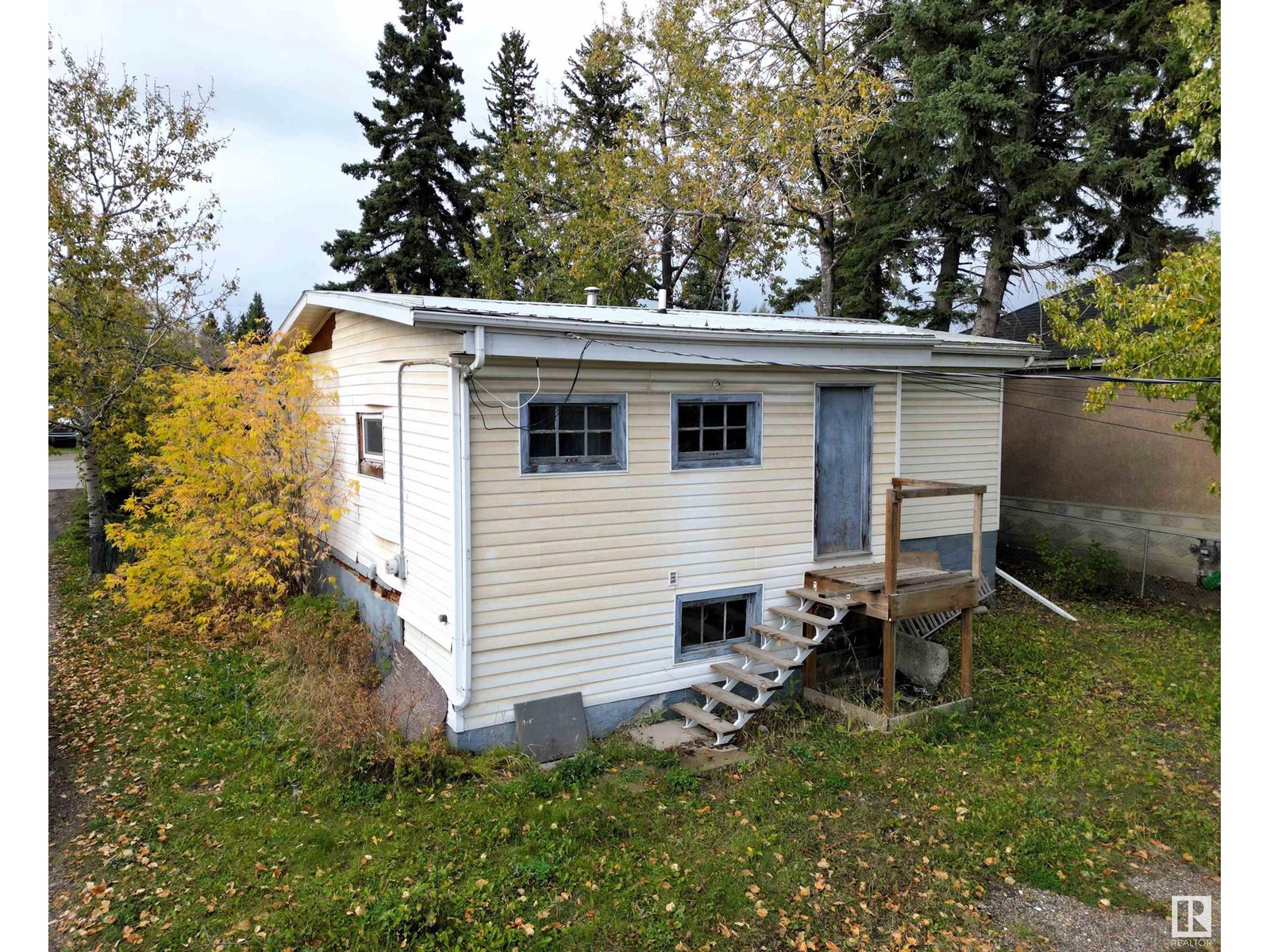 4 Avenue Unit 4615, Edson, AB T7E 1C2
