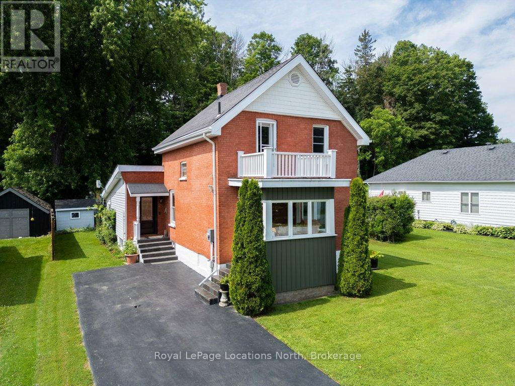 25 Edwin St W, Meaford, ON N4L 1E4