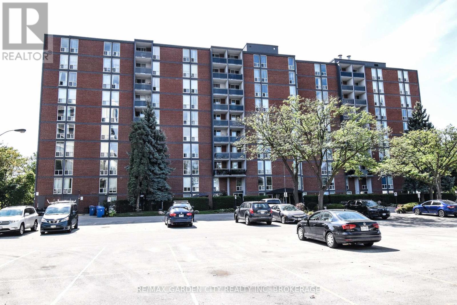 811 75 Glenburn Ct, Hamilton, ON L8E 1C7