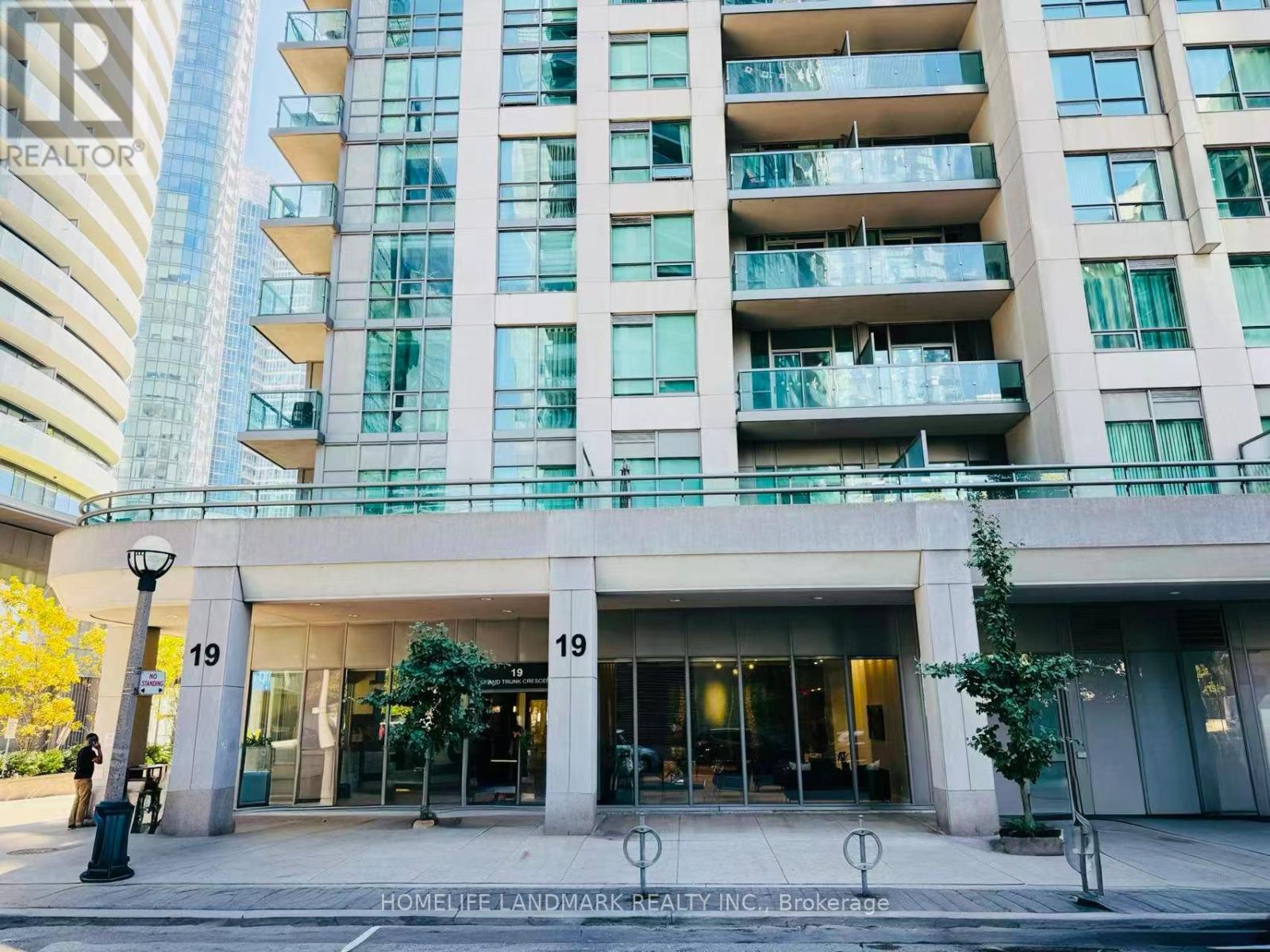 2605 19 Grand Trunk Cres, Toronto, ON M5J 3A3
