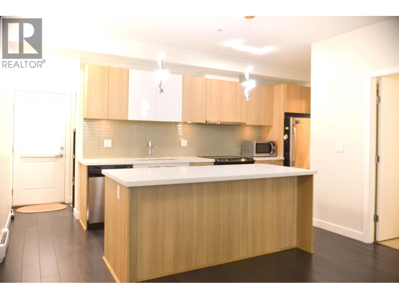 618 Langside Avenue Unit 318, Coquitlam, BC V3J 0B8