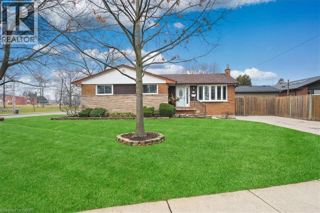 72 W 25th St, Hamilton, ON L9C 4X2
