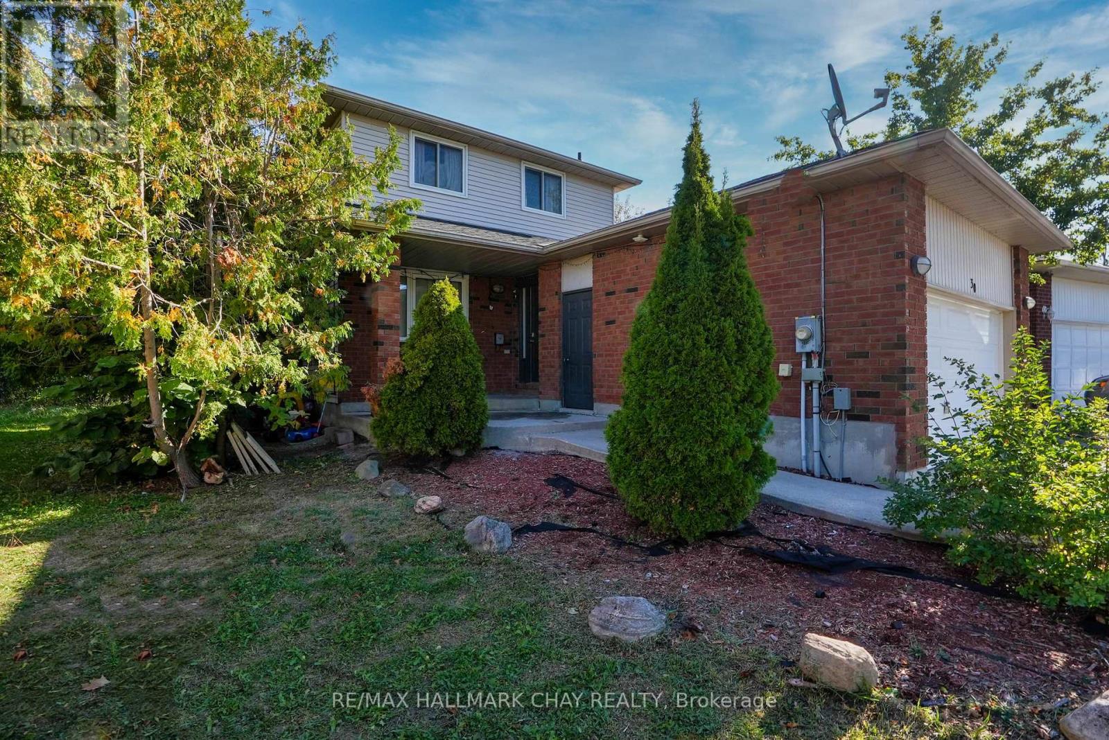 30 Rosenfeld Dr, Barrie, ON L4M 5X2