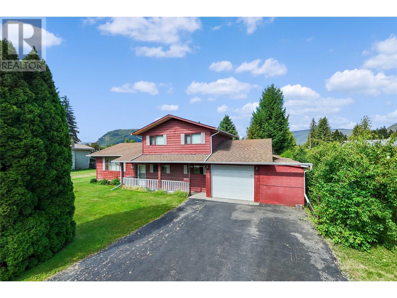 1208 Sherlock Rd, Sicamous, BC V0E 2V1