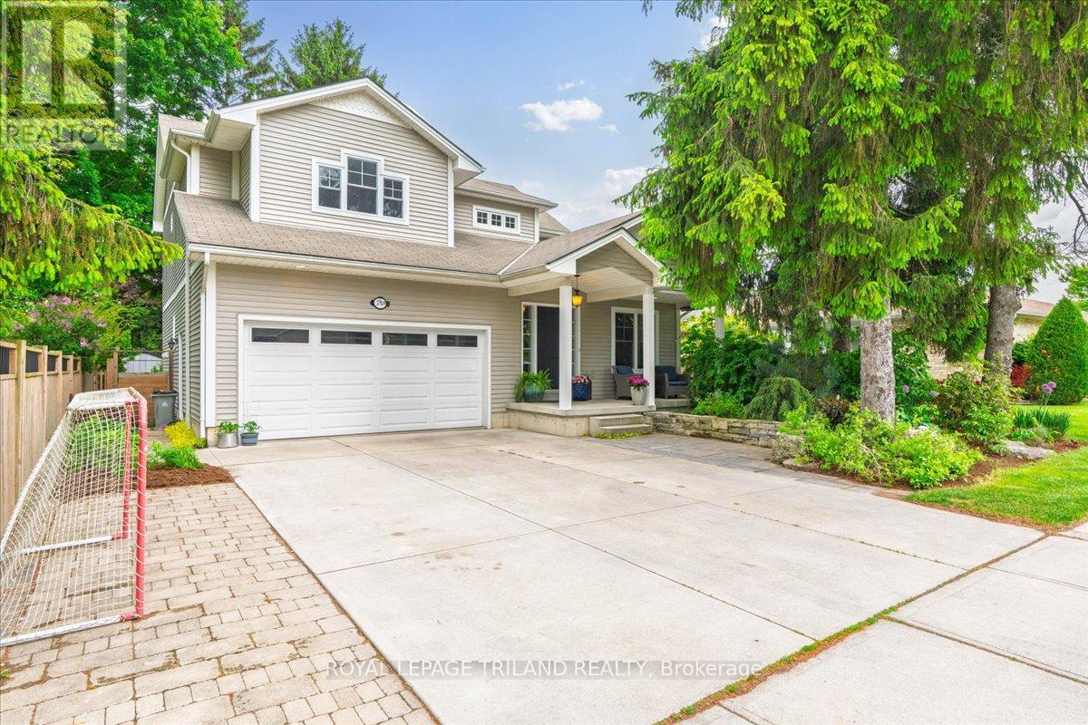 215 Deruiter Dr, Strathroy-Caradoc, ON N7G 4A6