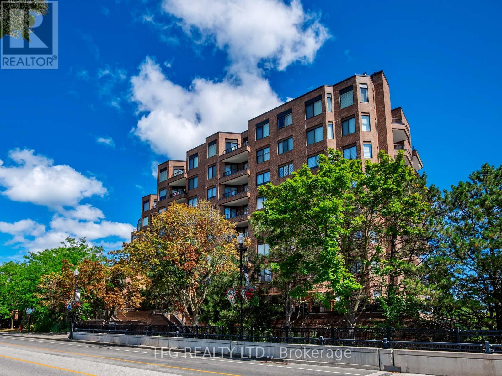 610 100 Lakeshore Rd E, Oakville, ON L6J 6M9