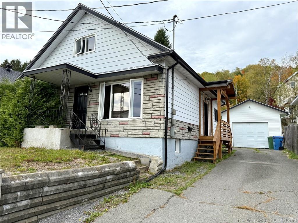 23 Lainey St, Edmundston, NB E3V 1L6