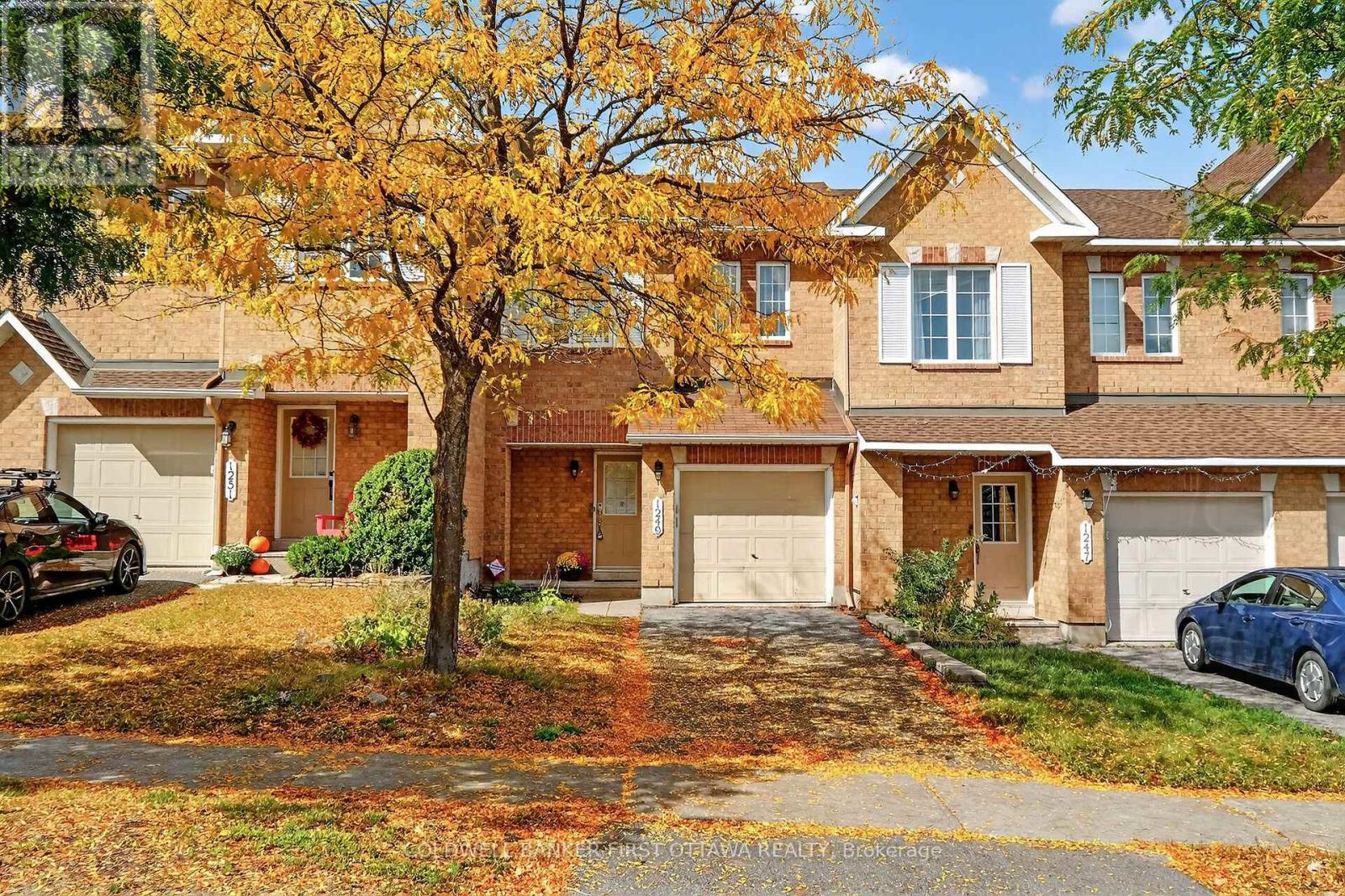 1249 Klondike Rd, Ottawa, ON K2W 1E1