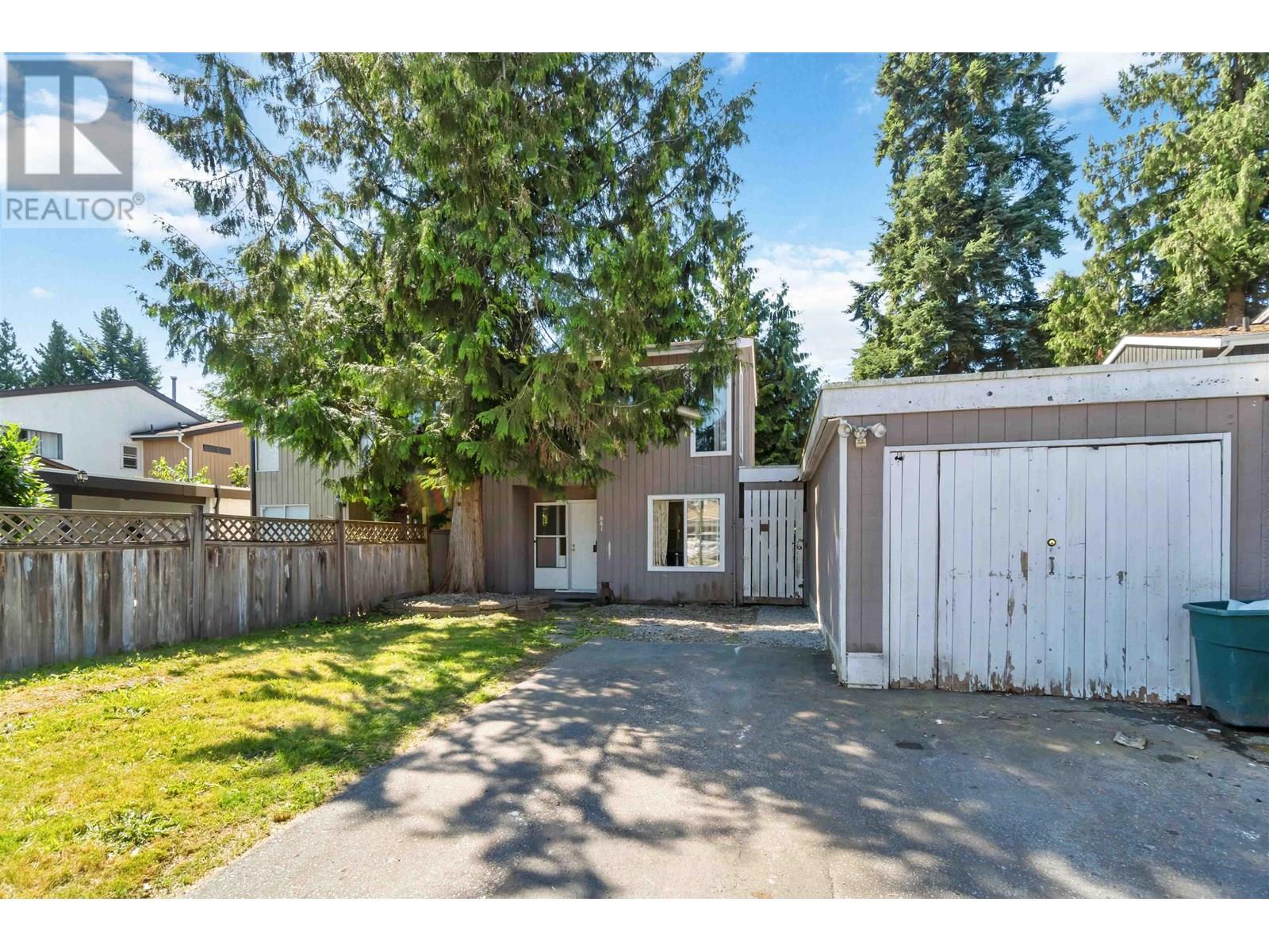 881 Pinebrook Pl, Coquitlam, BC V3C 4C1