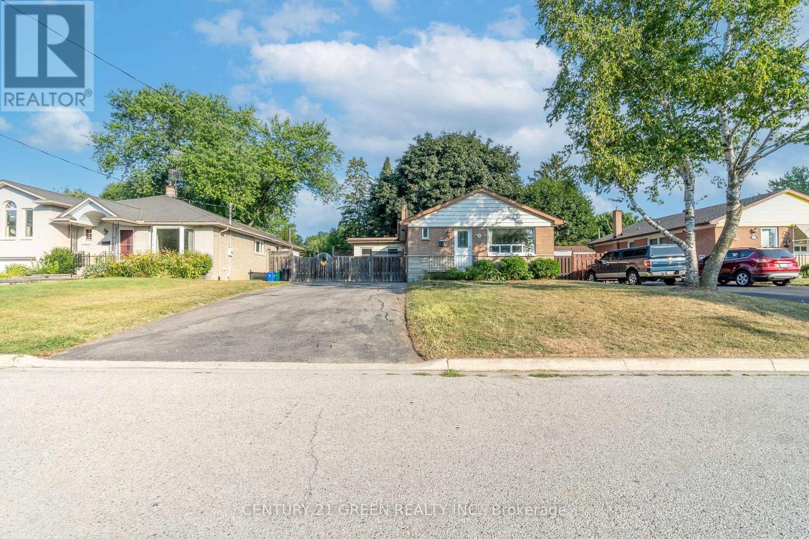 1303 Bunnell Dr N, Burlington Mountainside, ON L7P 2E2