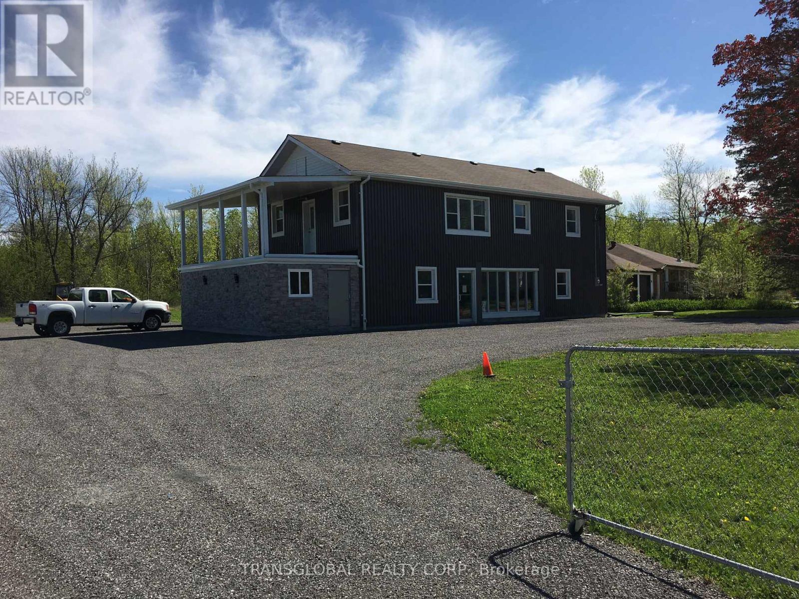 1035 Metro Rd N, Georgina, ON L4P 3E9