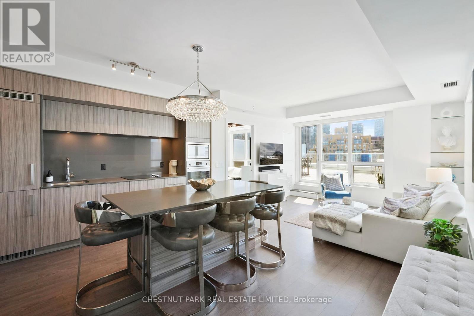 1220 38 Cameron St, Toronto, ON M5T 0C3