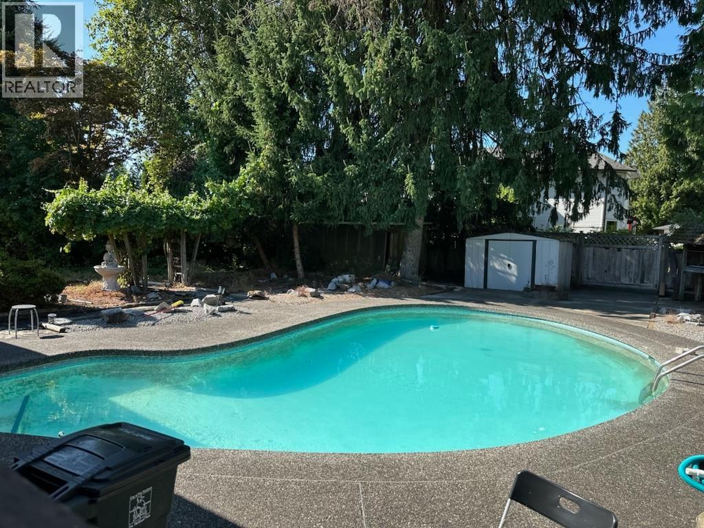 19435 Park Rd, Pitt Meadows, BC V3Y 1C8