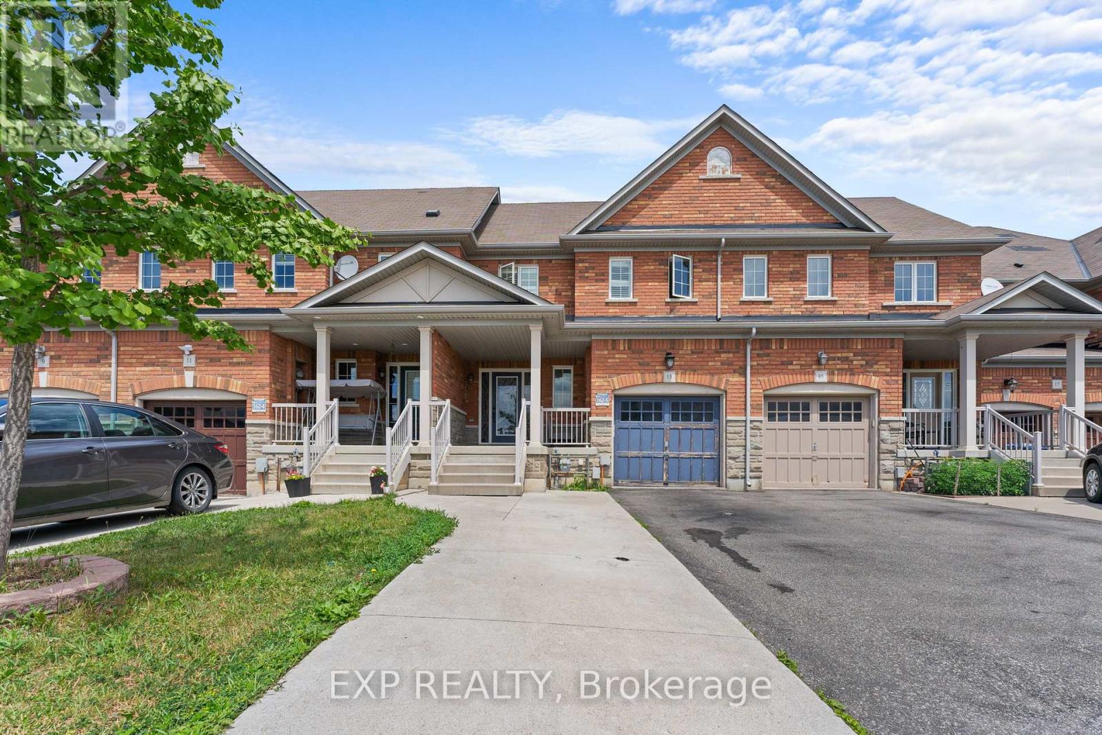 13 Burnstown Cir, Brampton, ON L6P 3M1