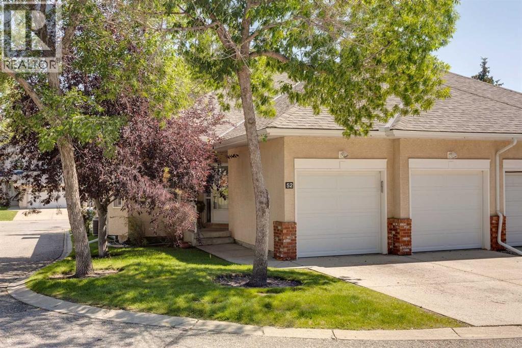 52 Harvest Lake Villas NE, Calgary, AB T3K 4K5
