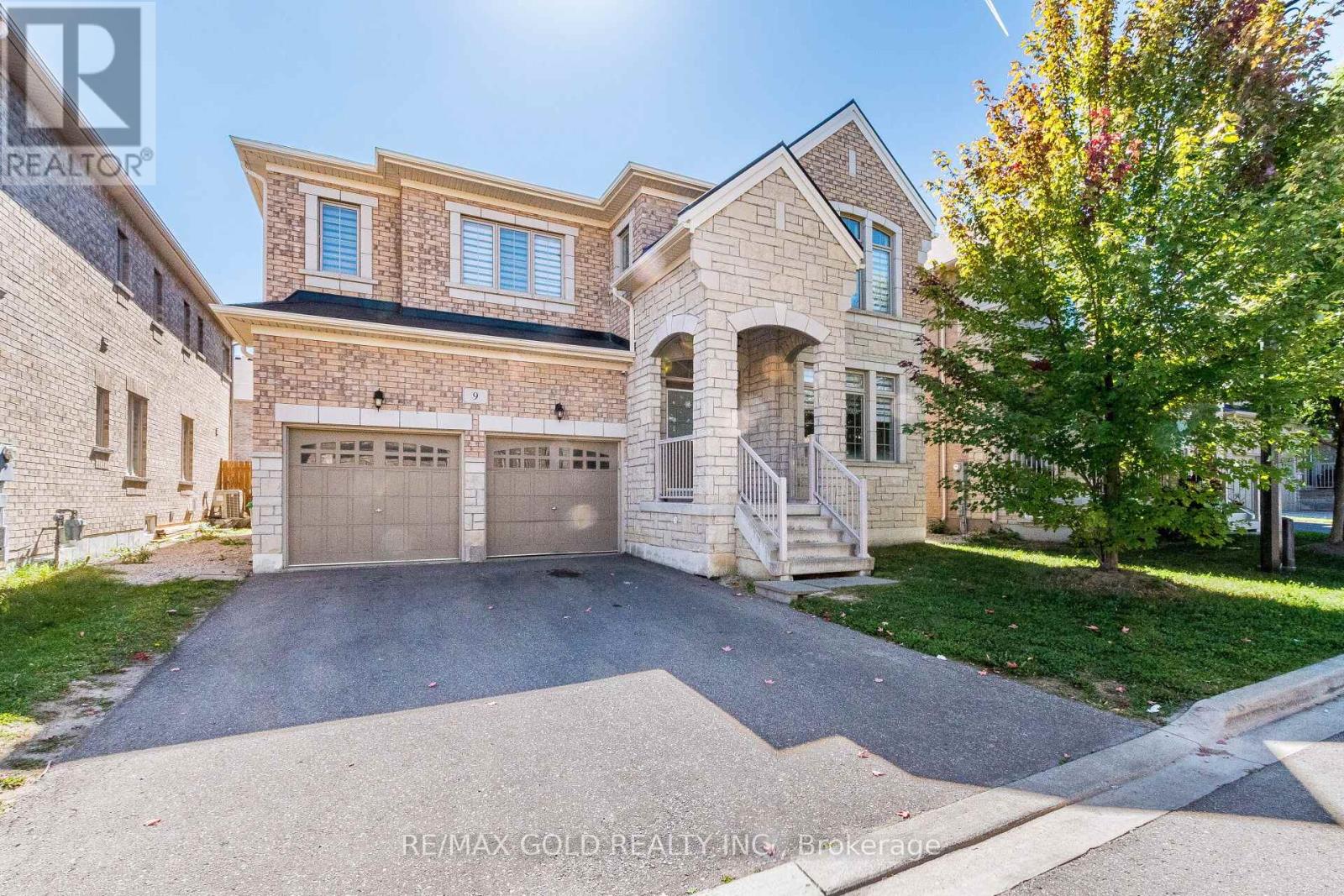 9 Venue Rd, Brampton, ON L6P 4E5
