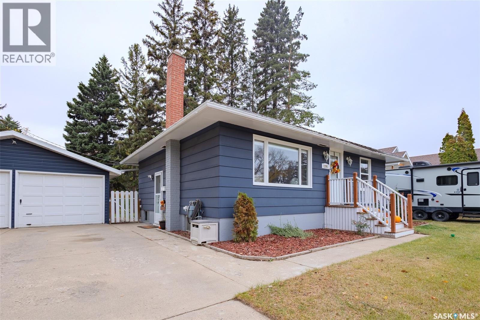 1205 Lancaster Blvd, Saskatoon, SK S7M 3V6
