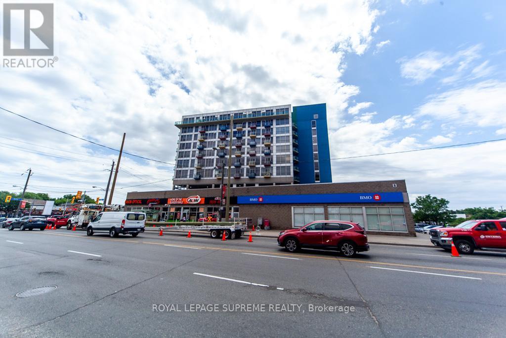 1103 1600 Keele St, Toronto, ON M6N 5J1