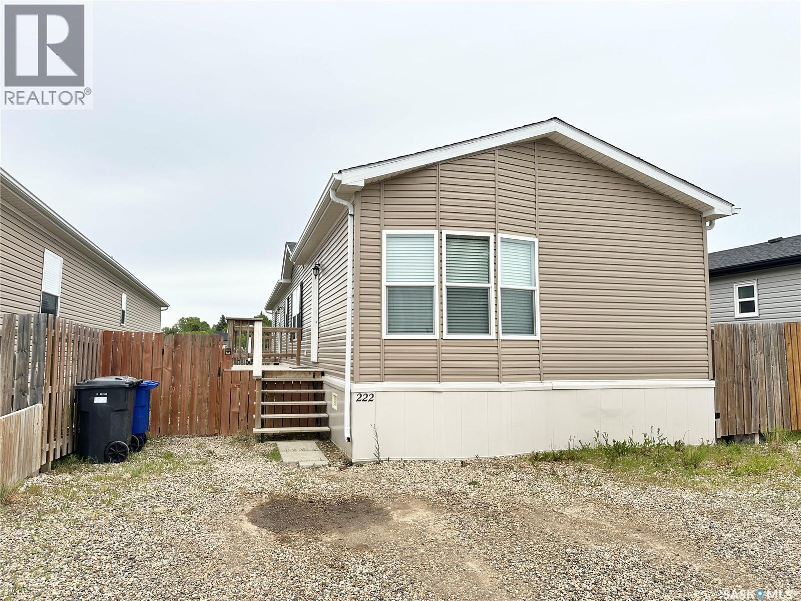 222 Brownlee St, Weyburn, SK S4H 3P4