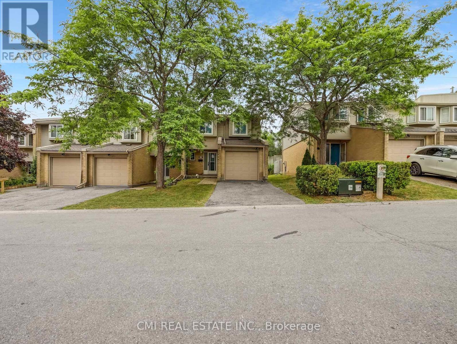 24 29 Paulander Dr, Kitchener, ON N2M 5L2