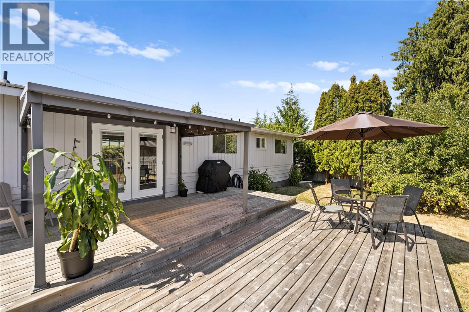 382 Willow St, Parksville, BC V9P 1C6