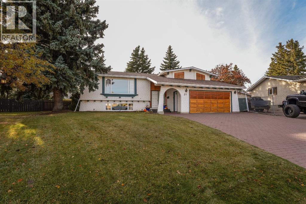 20 Allsop Close, Red Deer, AB T4R 1A3