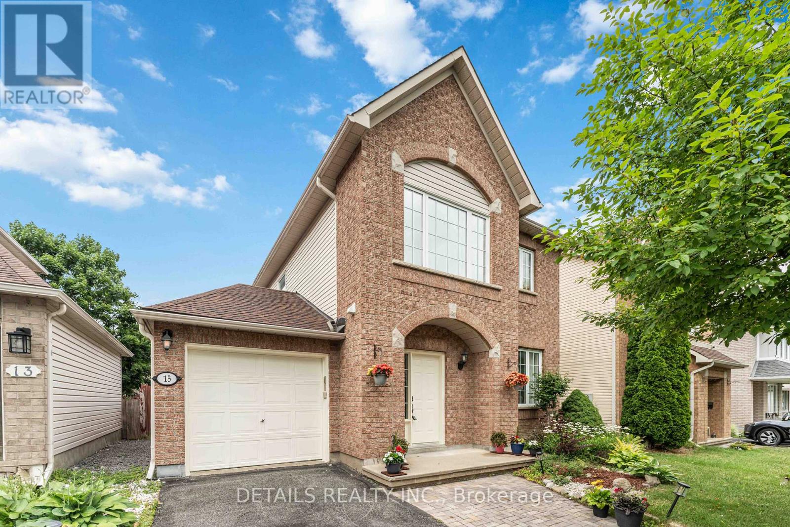 15 Daybreak St, Ottawa, ON K2G 6R7