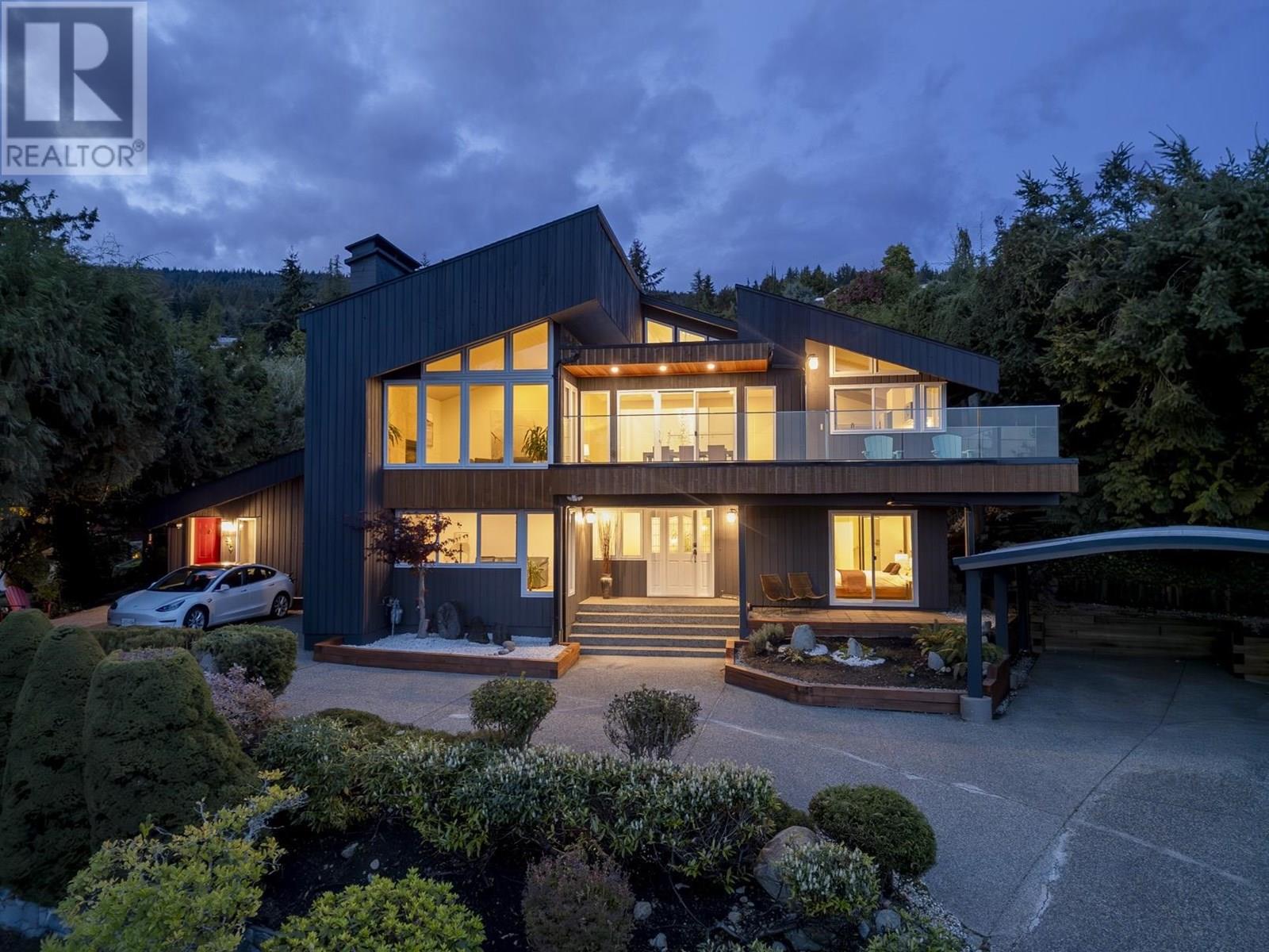 1361 Camridge Rd, West Vancouver, BC V7S 2M7