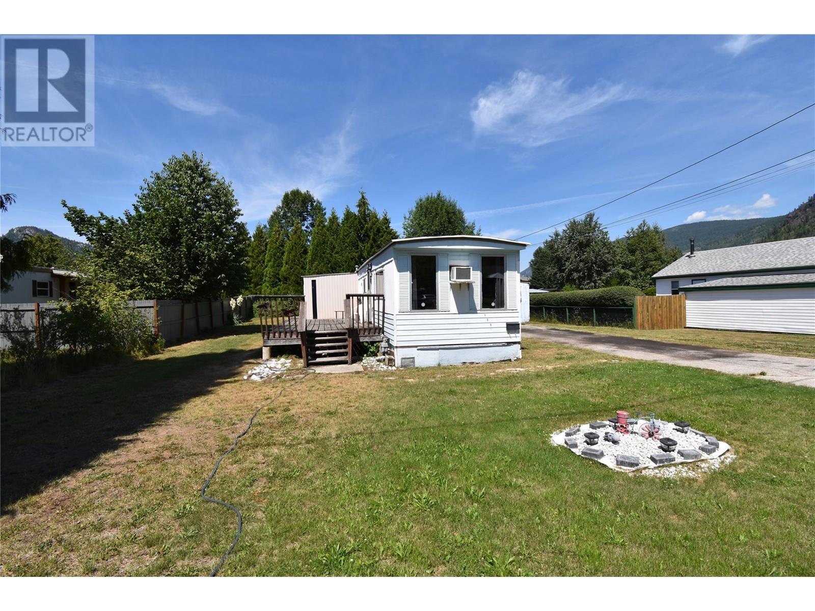 159 Schulte Cres, Castlegar, BC V1N 3E1