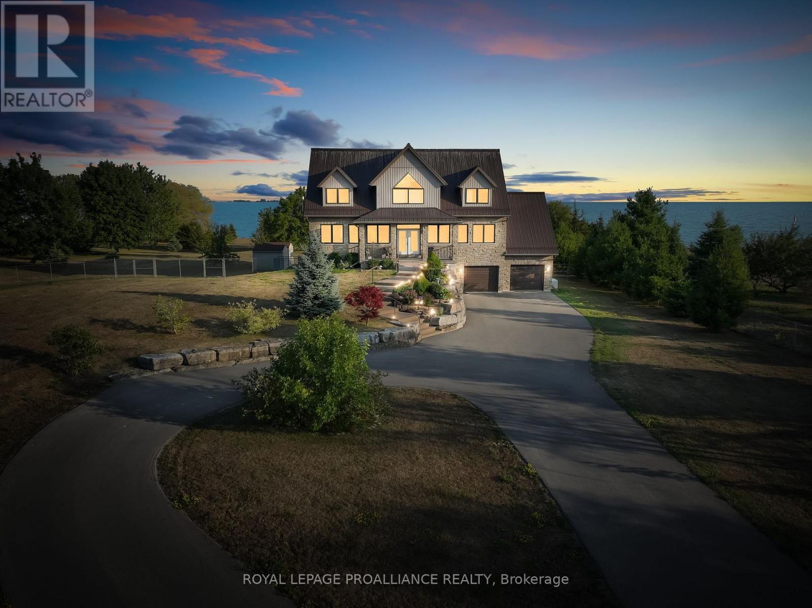 263 Lakeshore Rd, Brighton, ON K0K 1H0