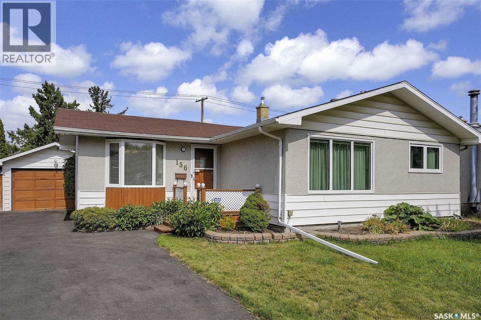 156 Woodward Ave, Regina, SK S4R 3H4