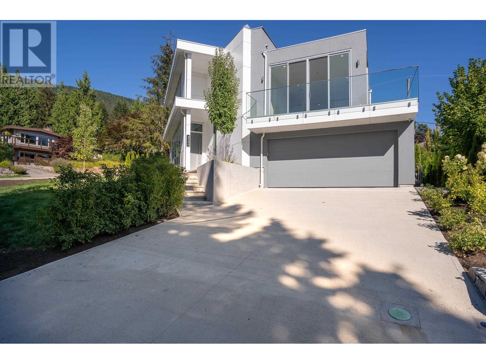 4500 Canterbury Cres, North Vancouver, BC V7R 3N6