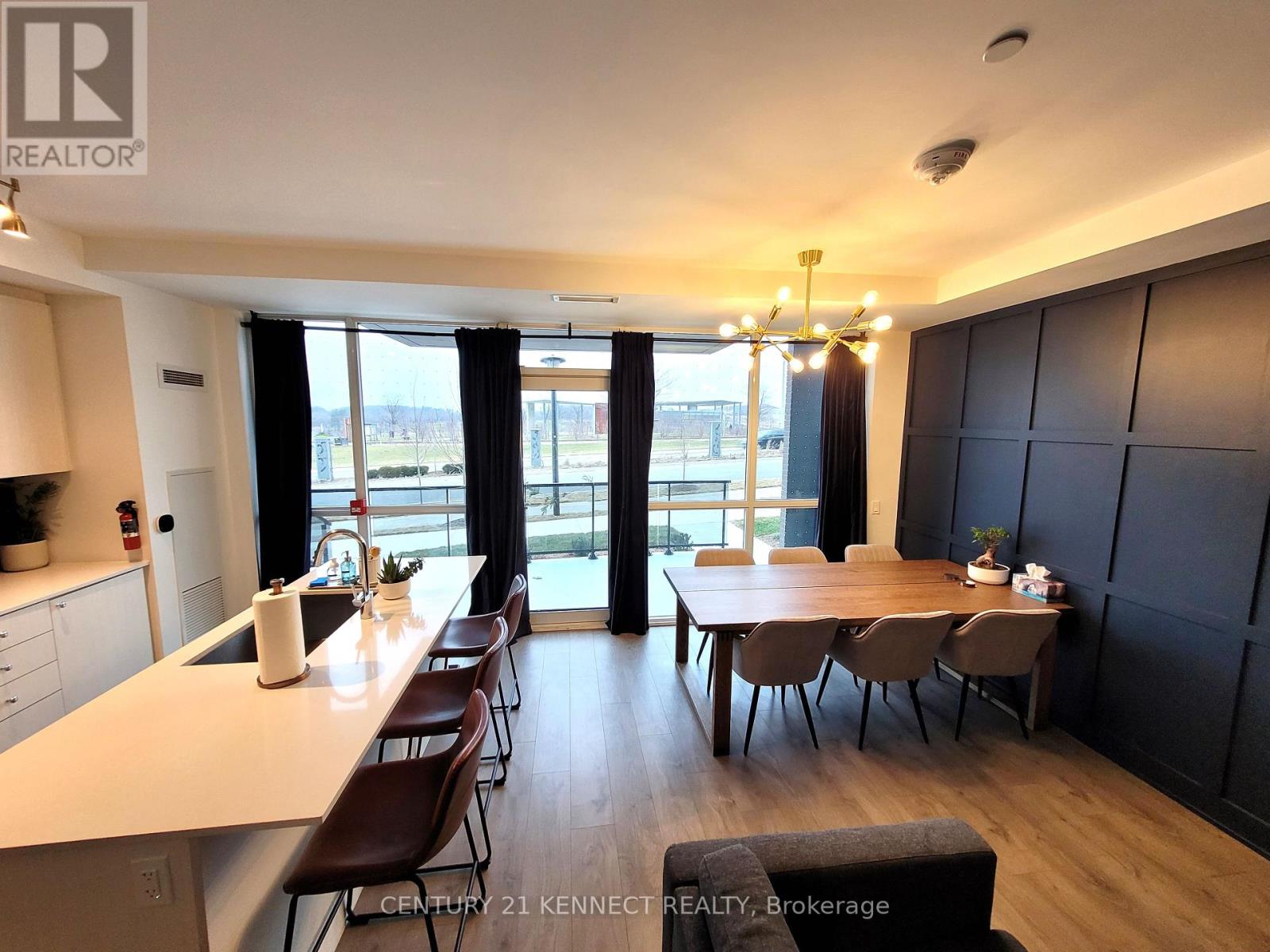 60 George Butchart Dr, Toronto Downsview-roding-cfb, ON M3K 0E1