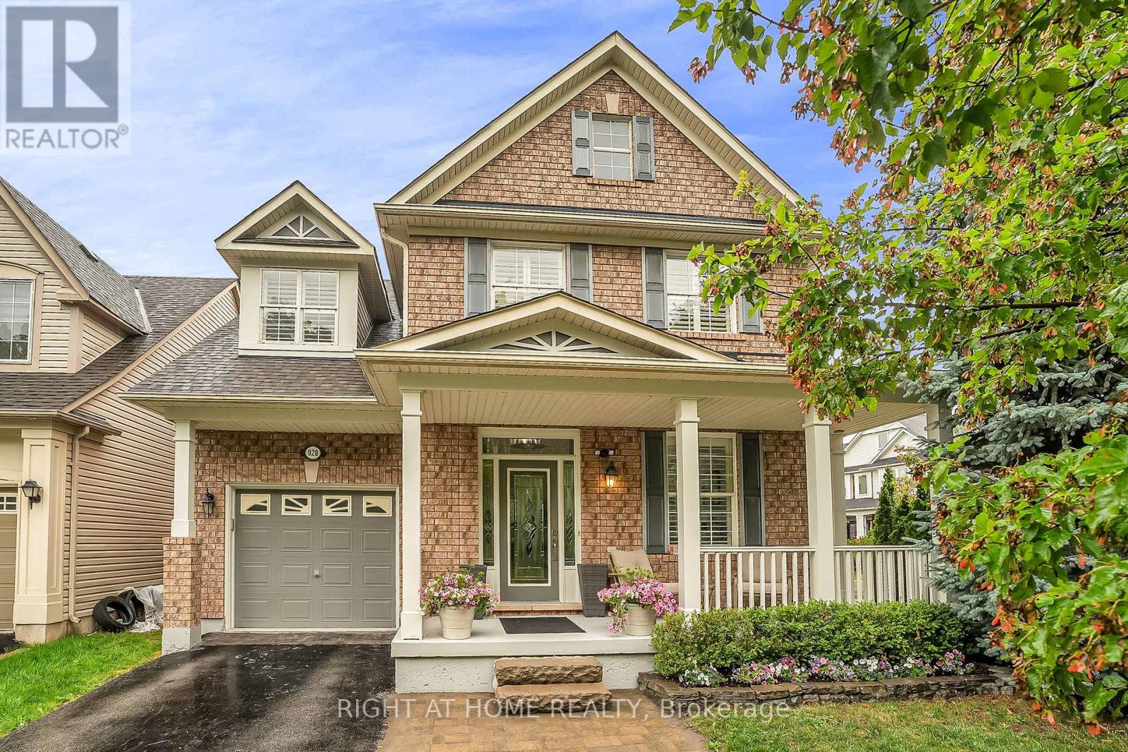 928 Lancaster Blvd, Milton, ON L9T 6A4